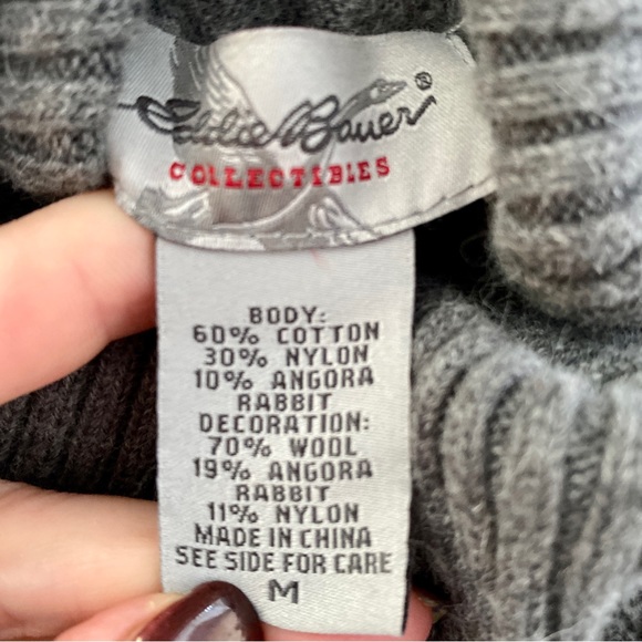 Eddie Bauer Grey Snowflake Turtleneck Sweater Size Medium - Picture 3 of 8